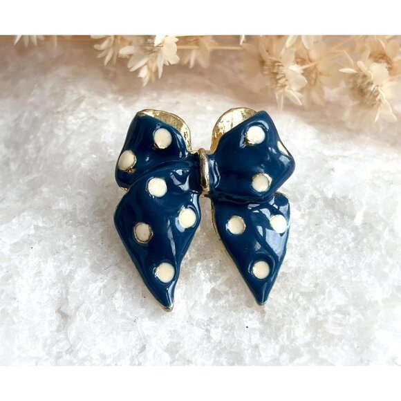 Polka Dot Blue & White Ribboned Bow Gold Toned Enameled Vintage Brooch - Picture 1 of 12